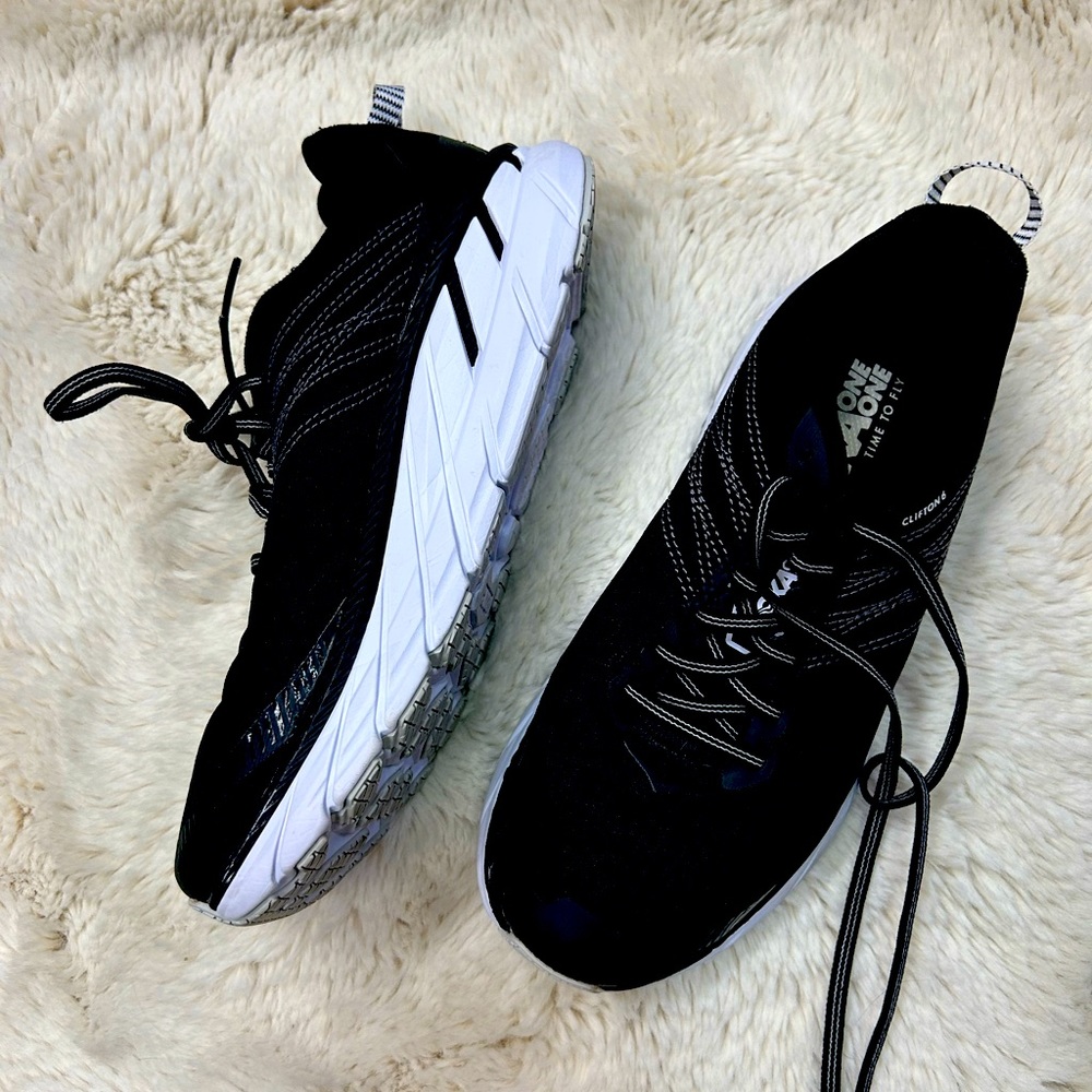 Hoka one Clifton shoes sneakers